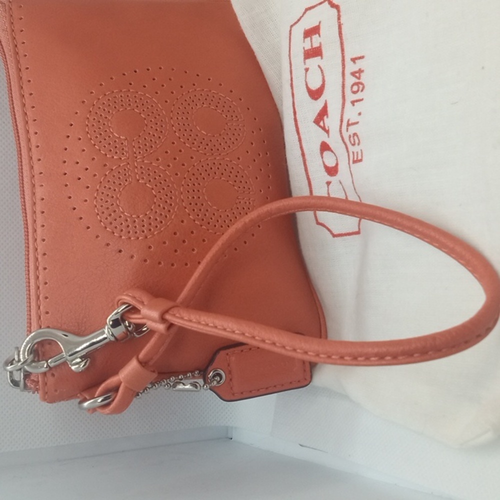 COACH WRISTLET SET - Picture 3 of 11